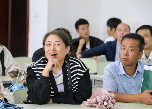 Phụ huynh H&agrave; Nội lại tranh luận 1 vấn đề "n&oacute;ng bỏng" tay: Bỏ th&igrave; bao nhi&ecirc;u cố gắng th&agrave;nh c&ocirc;ng cốc, giữ th&igrave; c&oacute; qu&aacute; bất c&ocirc;ng?- Ảnh 1.