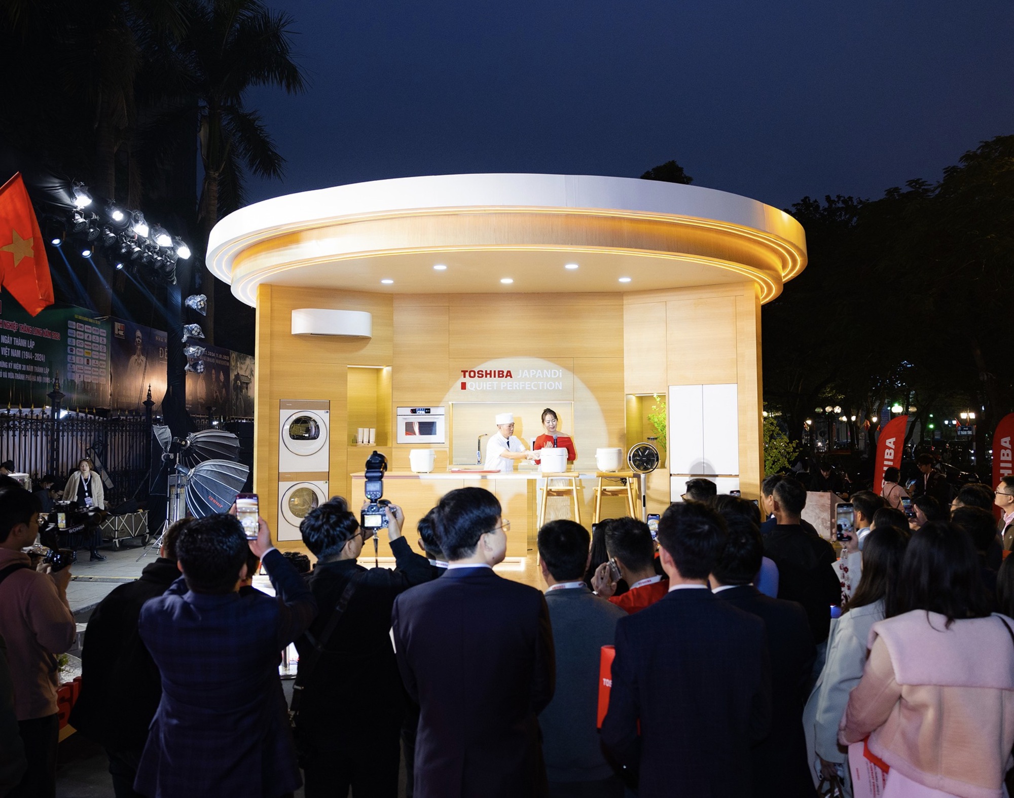 Toshiba mang không gian JAPANDi House đến Hà Nội, người dùng hào hứng trải nghiệm nấu cơm, gấp giấy- Ảnh 2. Toshiba mang không gian JAPANDi House đến Hà Nội, người dùng hào hứng trải nghiệm nấu cơm, gấp giấy- Ảnh 2.