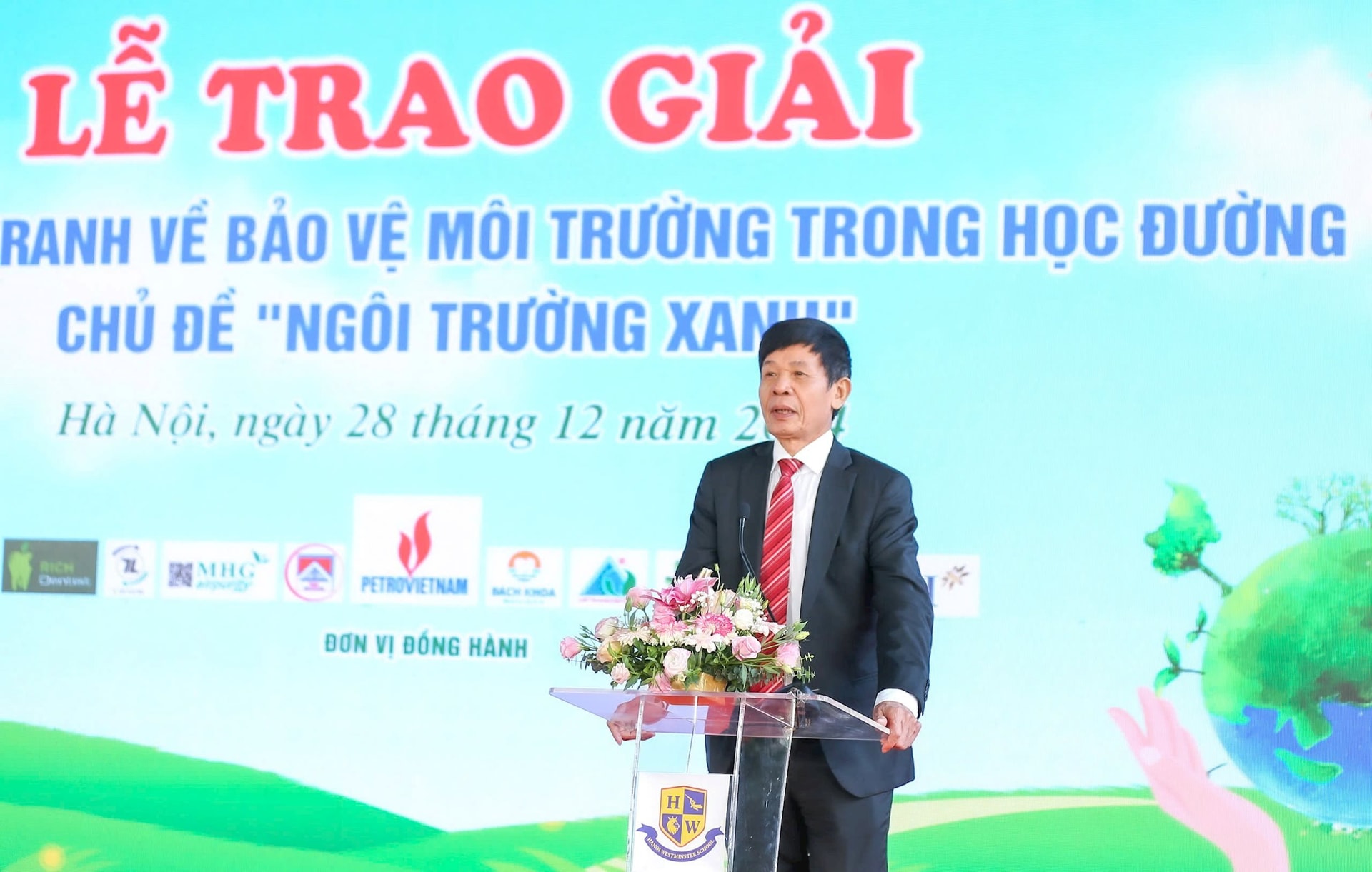 Ấn tượng Lễ trao giải Cuộc thi vẽ tranh về Bảo vệ môi trường trong học đường với chủ đề “Ngôi trường xanh”- Ảnh 2.