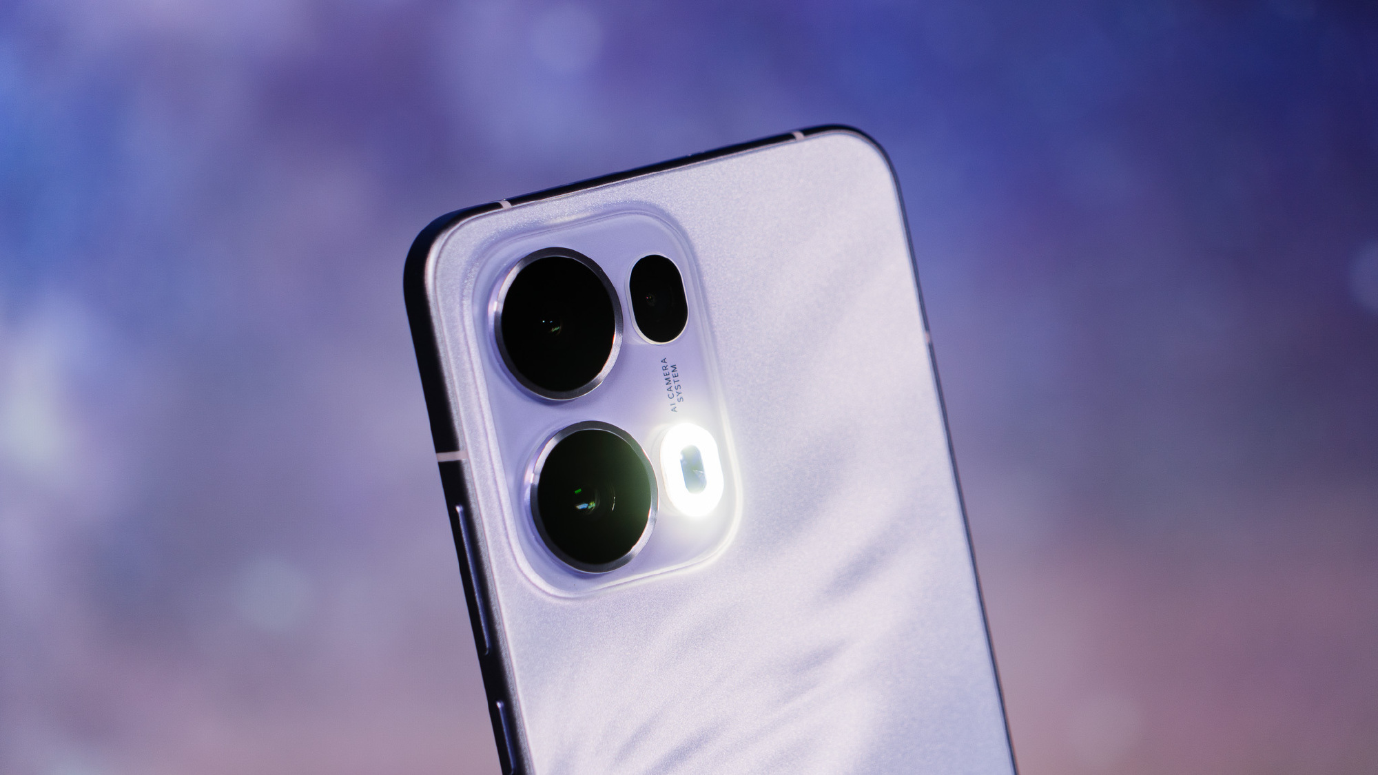 Trên tay OPPO Reno13 Pro sắp ra mắt tại Việt Nam: Thiết kế mới quá đẹp, chống nước IP69, camera chụp đẹp kèm pin 5.800mAh- Ảnh 11. Trên tay OPPO Reno13 Pro sắp ra mắt tại Việt Nam: Thiết kế mới quá đẹp, chống nước IP69, camera chụp đẹp kèm pin 5.800mAh- Ảnh 11.