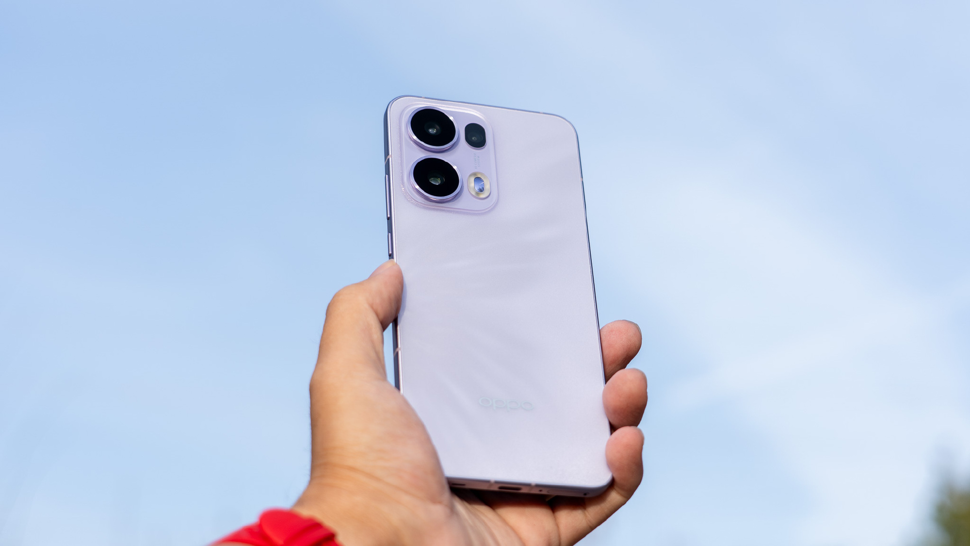Trên tay OPPO Reno13 Pro sắp ra mắt tại Việt Nam: Thiết kế mới quá đẹp, chống nước IP69, camera chụp đẹp kèm pin 5.800mAh- Ảnh 5. Trên tay OPPO Reno13 Pro sắp ra mắt tại Việt Nam: Thiết kế mới quá đẹp, chống nước IP69, camera chụp đẹp kèm pin 5.800mAh- Ảnh 5.