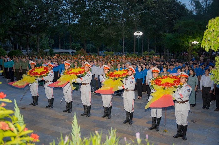 Đoàn Thanh niên Bộ Công an tri ân các anh hùng liệt sĩ tại Tây Ninh- Ảnh 5.