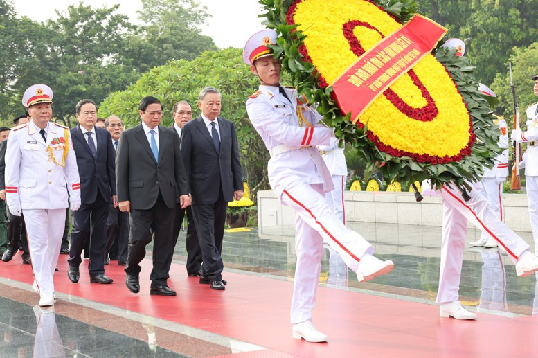 Lãnh đạo Đảng, Nhà nước viếng Chủ tịch Hồ Chí Minh và các Anh hùng liệt sĩ- Ảnh 6.