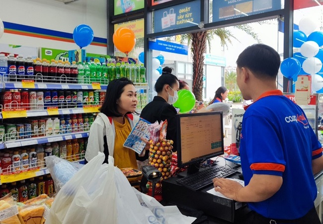 Co.op Smile tăng tiện ích cho khách hàng tại các ngõ hẻm, khu phố.