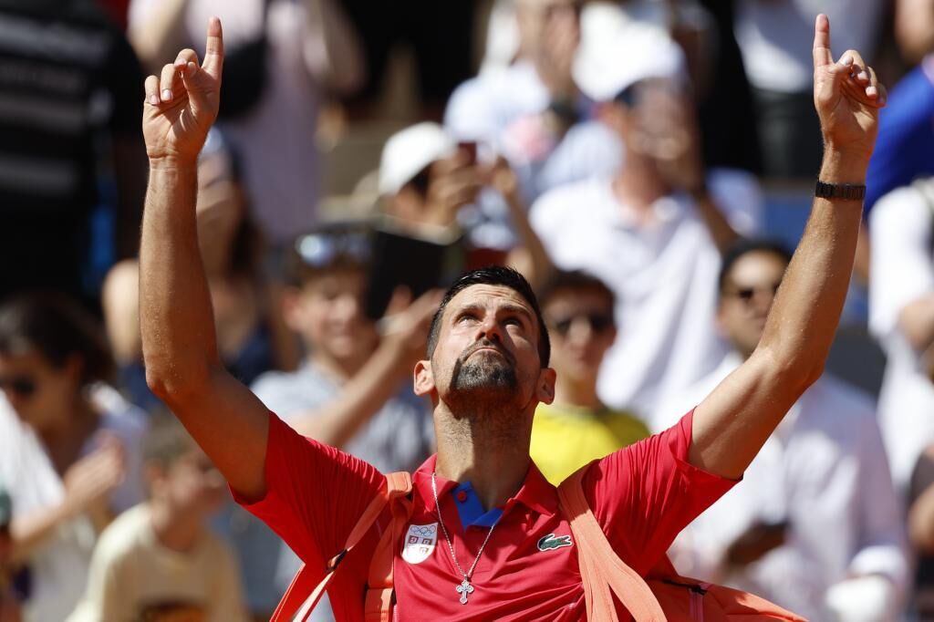 Huyền thoại Novak Djokovic có hành động đẹp trước đối thủ "truyền kiếp" Rafael Nadal, 2 "ông già" gây sốt Olympic Paris 2024- Ảnh 8.