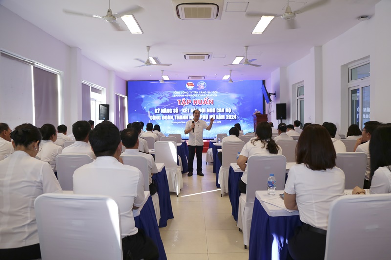 PGS.TS Hoàng Thanh Xuân giới thiệu các chuyền đề nâng cao kỹ năng nghiệp vụ công tác quần chúng