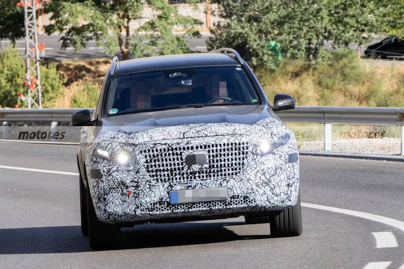 Mercedes-Maybach GLS 2026 bị bắt gặp chạy thử: Lộ gần hết chi tiết, thay đổi bên ngoài không đáng kể, dự kiến thêm màn hình cho ghế phụ- Ảnh 6.