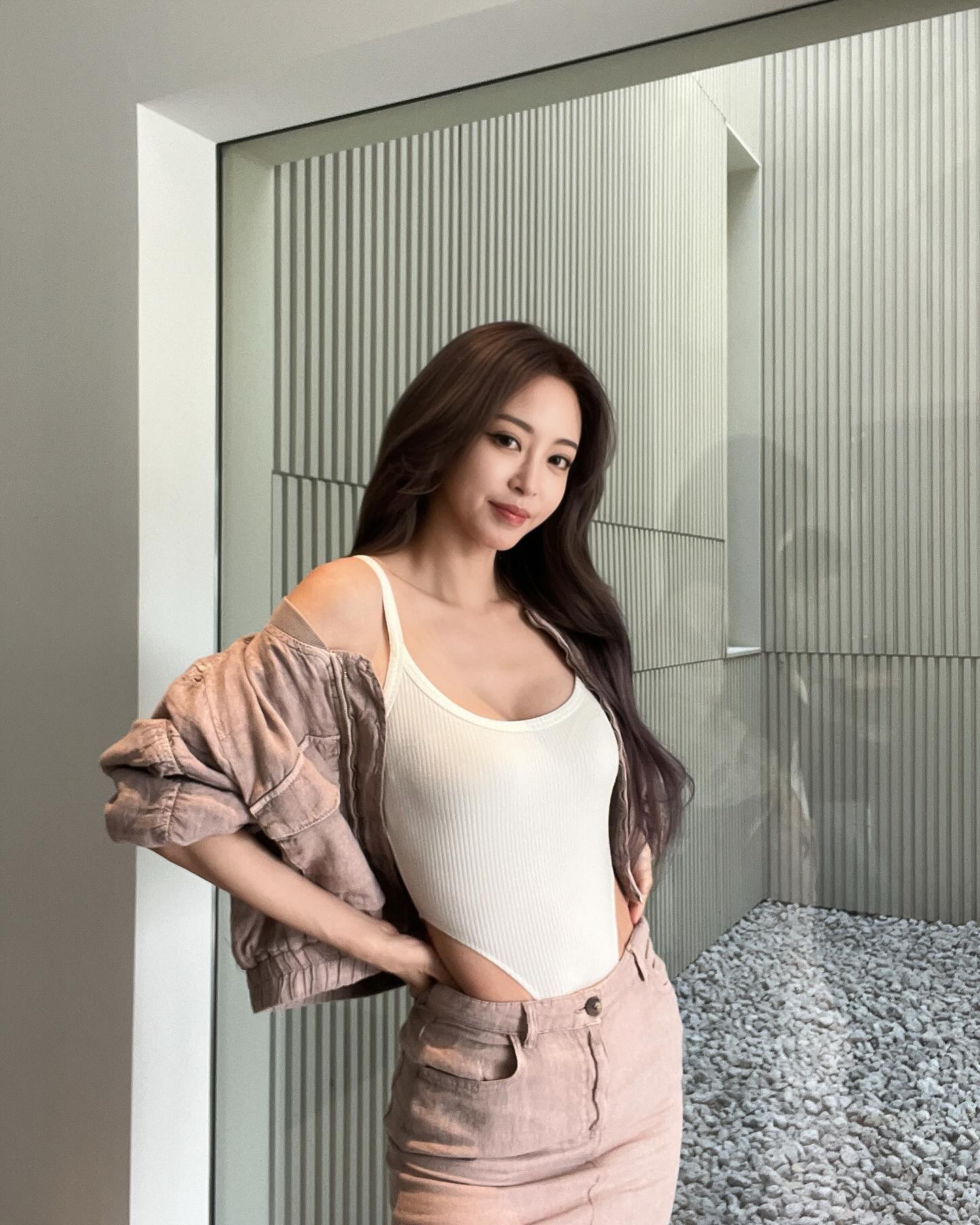 Biểu tượng sắc đẹp xứ Hàn giúp thành viên BLACKPINK giải oan "trà xanh": Nhìn body lẫn style không ai nghĩ U45- Ảnh 19.