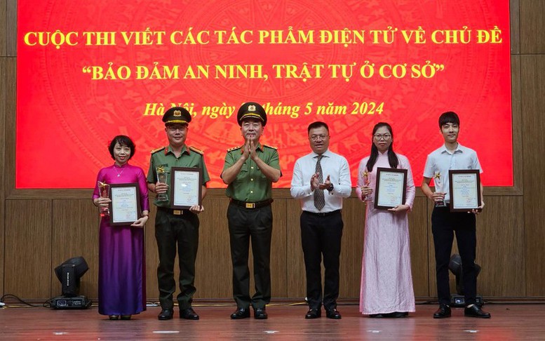 55 năm thực hiện Di chúc của Chủ tịch Hồ Chí Minh: Định hướng, phương châm cho mọi hoạt động lực lượng CAND- Ảnh 3.