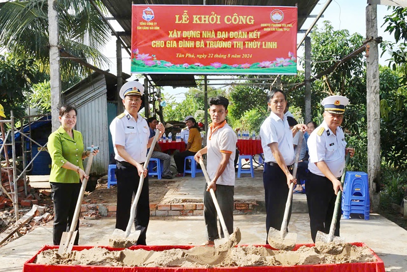 Tổng công ty Tân Cảng Sài Gòn khởi công xây dựng nhà Đại đoàn kết tại TP. Cần Thơ- Ảnh 1.