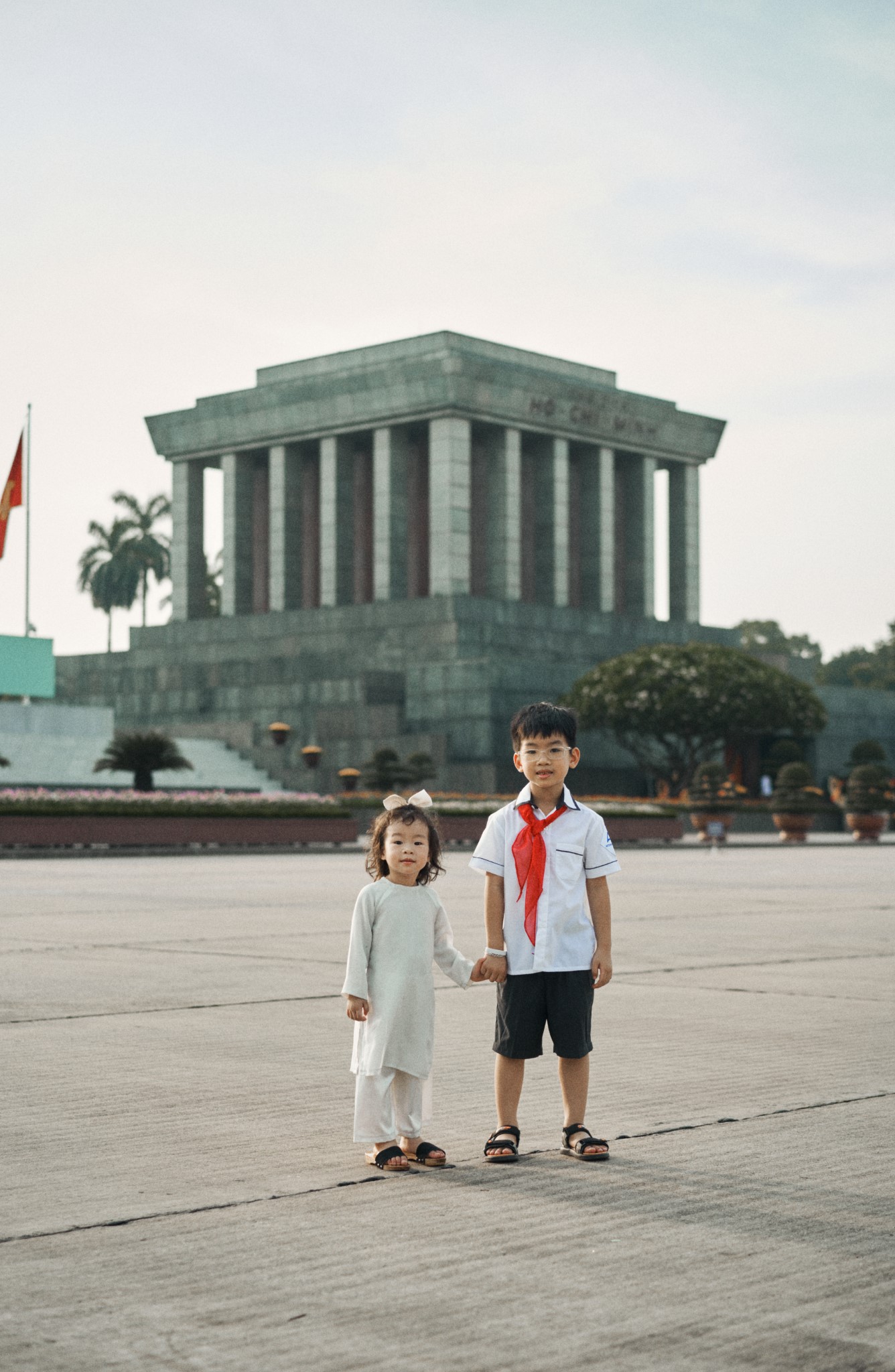 Ba mẹ làm điều này ngày 2/9 truyền cảm hứng cho thế hệ "búp măng non" về lòng yêu nước và sự biết ơn- Ảnh 2.