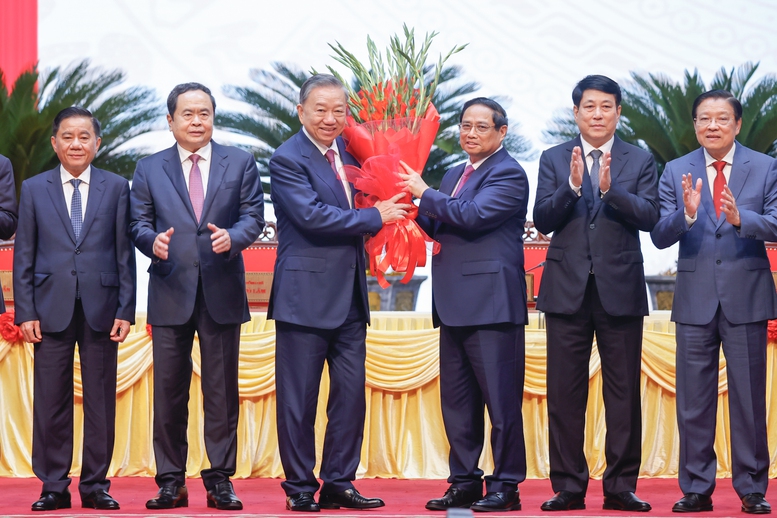 Đồng chí Tô Lâm được bầu giữ chức Tổng Bí thư Ban Chấp hành Trung ương Đảng Cộng sản Việt Nam- Ảnh 2. Đồng chí Tô Lâm được bầu giữ chức Tổng Bí thư Ban Chấp hành Trung ương Đảng Cộng sản Việt Nam- Ảnh 2.