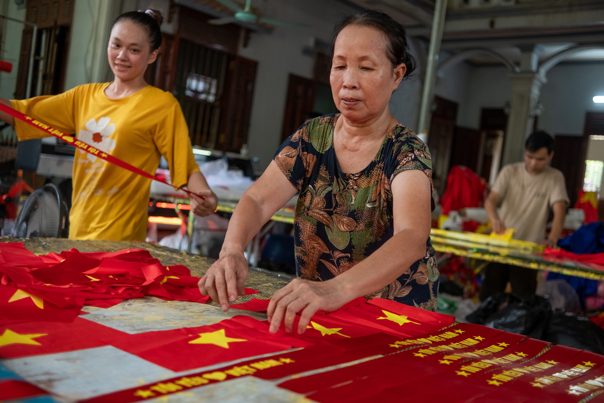 Ngôi làng ở Hà Nội gần 80 năm gìn giữ một nghề vinh dự, tự hào dệt nên một phần linh hồn của dân tộc- Ảnh 10.