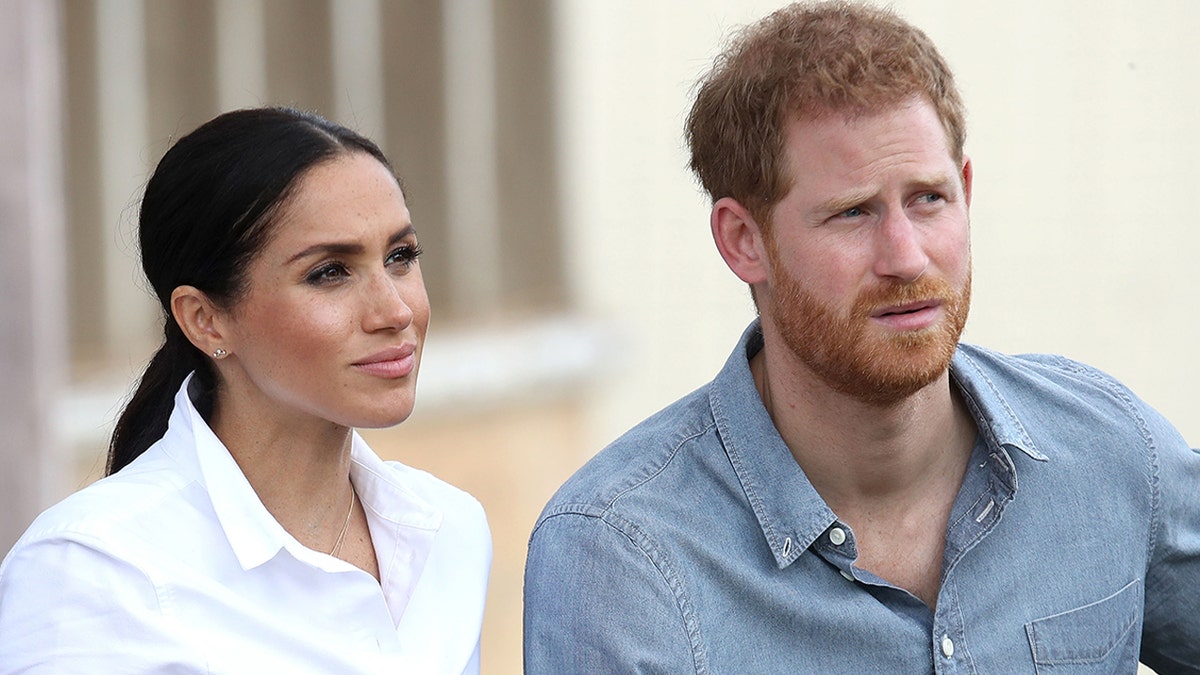 Meghan run rẩy và ngấn lệ tiết lộ từng có ý định tự tử khi sống trong Hoàng gia Anh, Harry lặng người nhìn vợ- Ảnh 4.