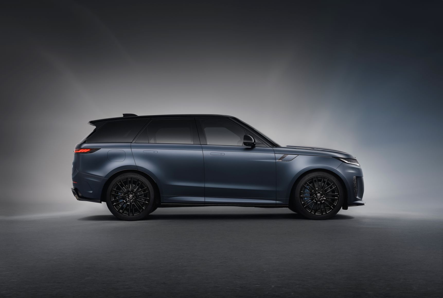 Range Rover Sport SV Edition Two 2025 ra mắt: 4 màu sơn như hàng thửa riêng, động cơ 'mạnh nhất từ trước đến nay'- Ảnh 8.