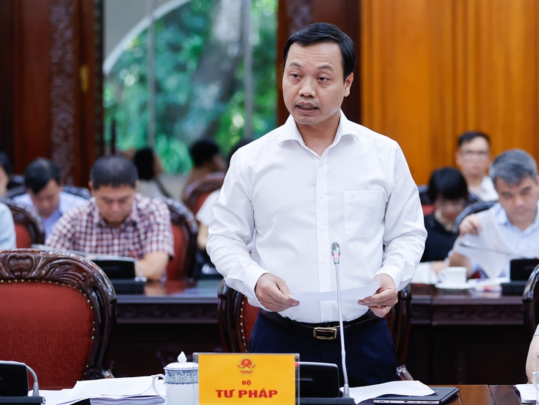 Khẩn trương xây dựng các dự án sửa đổi 13 luật với nhiều nội dung cấp bách- Ảnh 4. Khẩn trương xây dựng các dự án sửa đổi 13 luật với nhiều nội dung cấp bách- Ảnh 4.