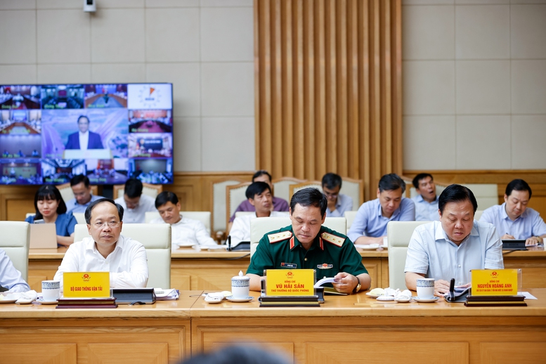 Thủ tướng: Tăng tốc, bứt ph&aacute; để ho&agrave;n th&agrave;nh th&ecirc;m 1.200 km cao tốc v&agrave;o năm 2025- Ảnh 5.