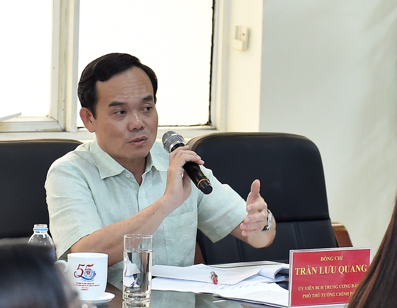 Phó Thủ tướng Trần Lưu Quang làm việc với Bộ NN&PTNT về tình hình chống đánh bắt cá trái phép- Ảnh 1. Phó Thủ tướng Trần Lưu Quang làm việc với Bộ NN&PTNT về tình hình chống đánh bắt cá trái phép- Ảnh 1.