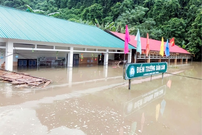 Trung thu đặc biệt của các em nhỏ ở Hà Nội: Không giăng đèn kết hoa, chẳng mâm cỗ tưng bừng nhưng vẫn là Trung thu ấm áp nhất!- Ảnh 1.