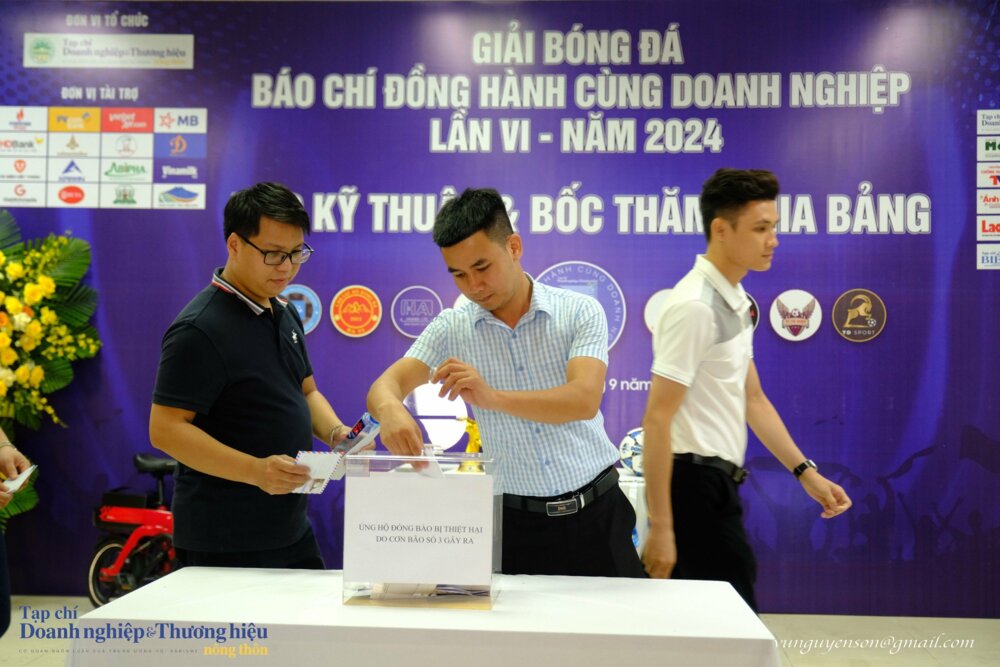 Bốc thăm chia bảng giải bóng đá “Báo chí đồng hành cùng doanh nghiệp” lần VI – năm 2024
- Ảnh 12.