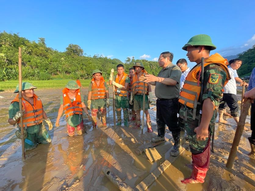 Khi đồng bào gặp nạn là lúc cả nước xích lại gần nhau, Trung thu ý nghĩa nhất là cùng nhau mang hi vọng đoàn viên cho mọi gia đình!- Ảnh 16.