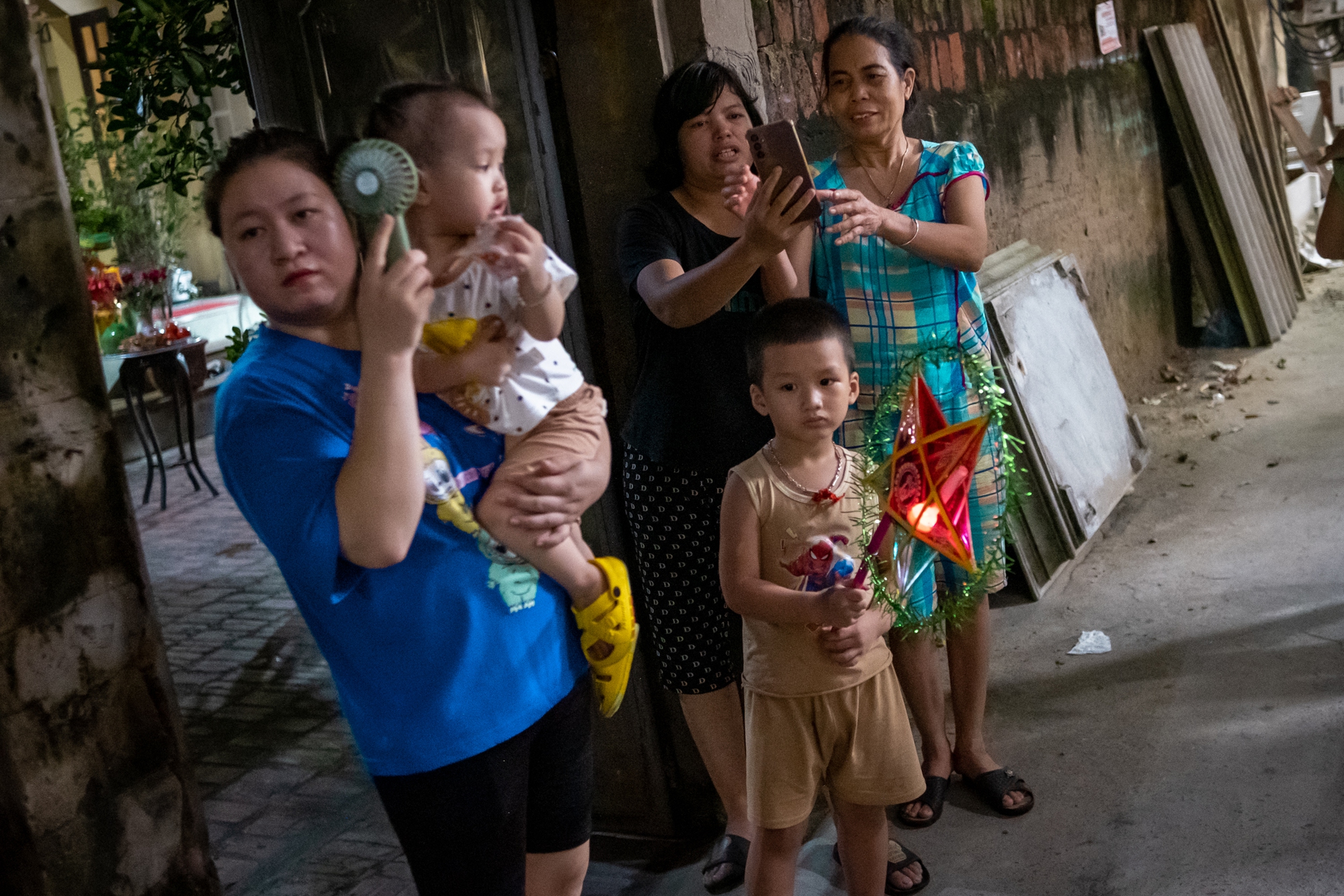 Về thôn Cao Hạ, xem đêm Trung Thu truyền thống ở Hà Nội vui cỡ này!- Ảnh 13.