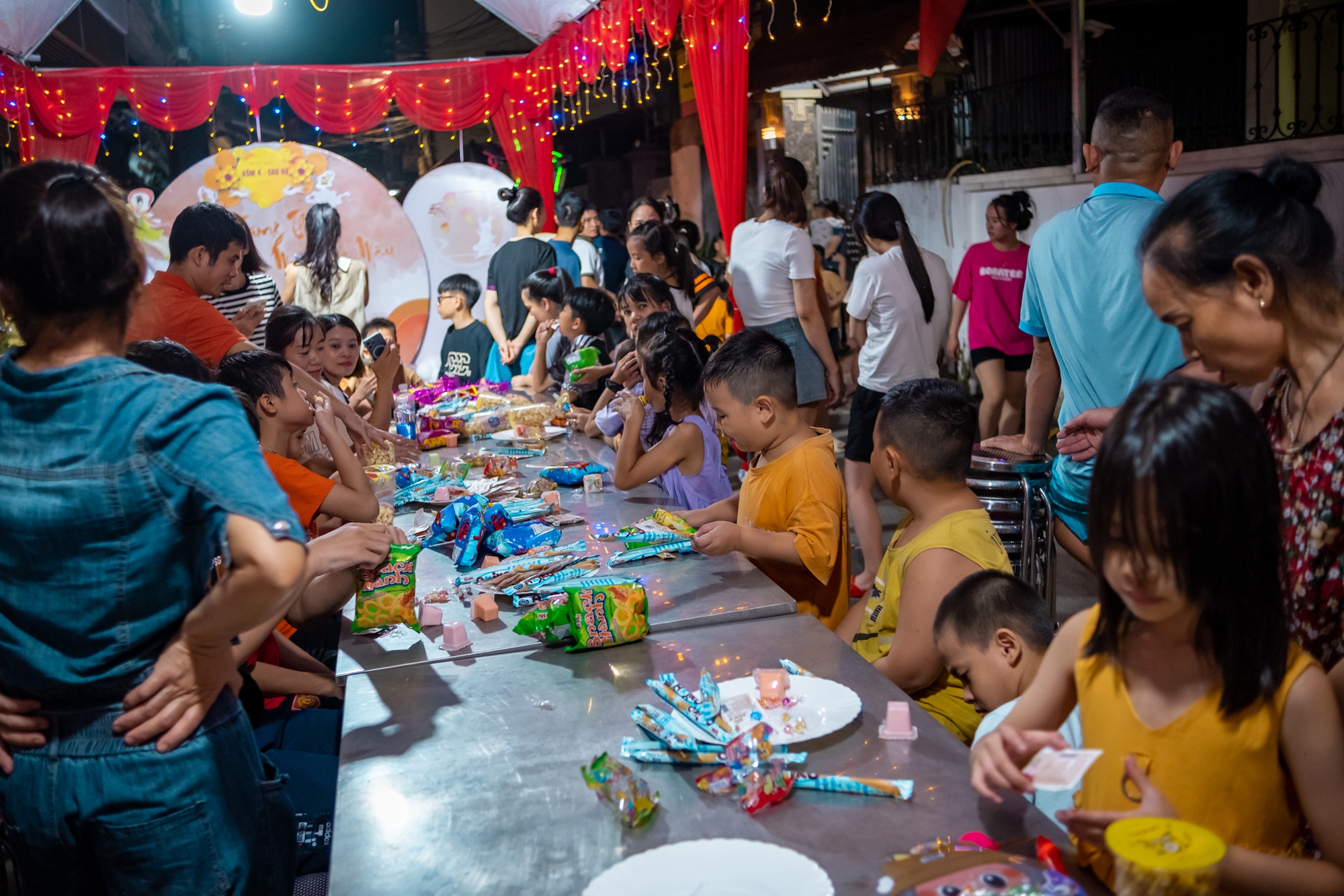 Về thôn Cao Hạ, xem đêm Trung Thu truyền thống ở Hà Nội vui cỡ này!- Ảnh 20.