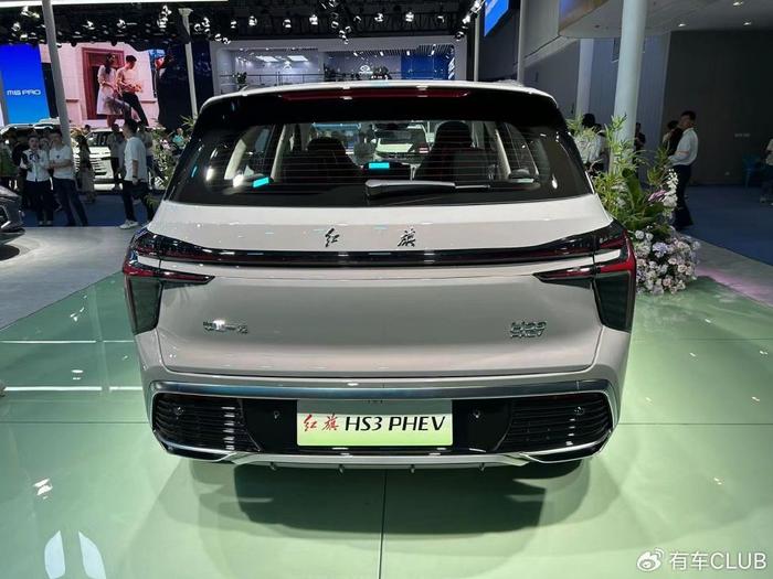 'Bentley Trung Quốc' trình làng SUV mới: Chỉ tốn 1,3 lít xăng/100 km, làm khó Honda CR-V- Ảnh 3. 'Bentley Trung Quốc' trình làng SUV mới: Chỉ tốn 1,3 lít xăng/100 km, làm khó Honda CR-V- Ảnh 3.