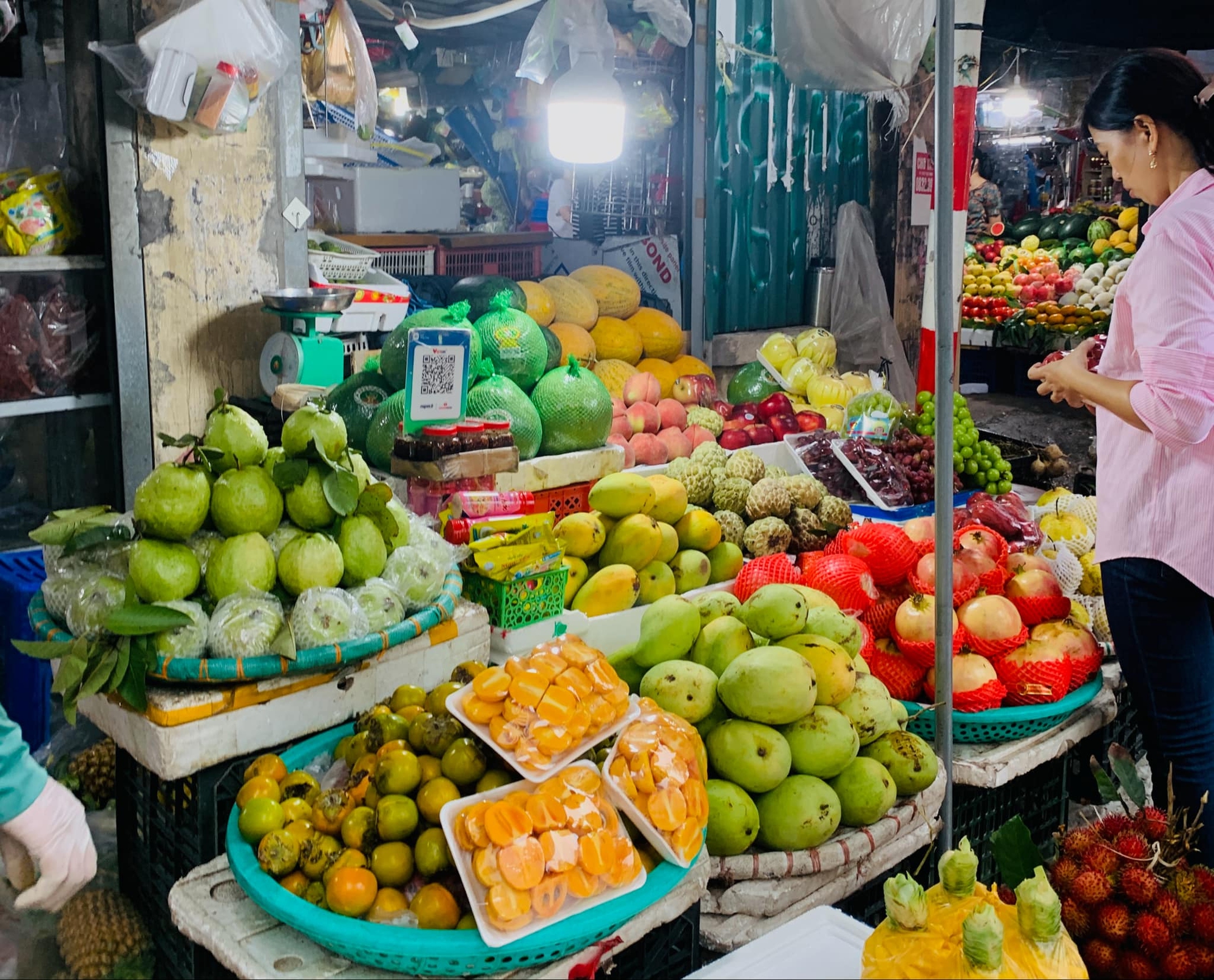 Ăn hồng kiểu này dễ bị tắc ruột, ngộ độc: Chuyên gia nhắc nhở điều cần biết trước khi ăn để tránh nguy hiểm- Ảnh 3.