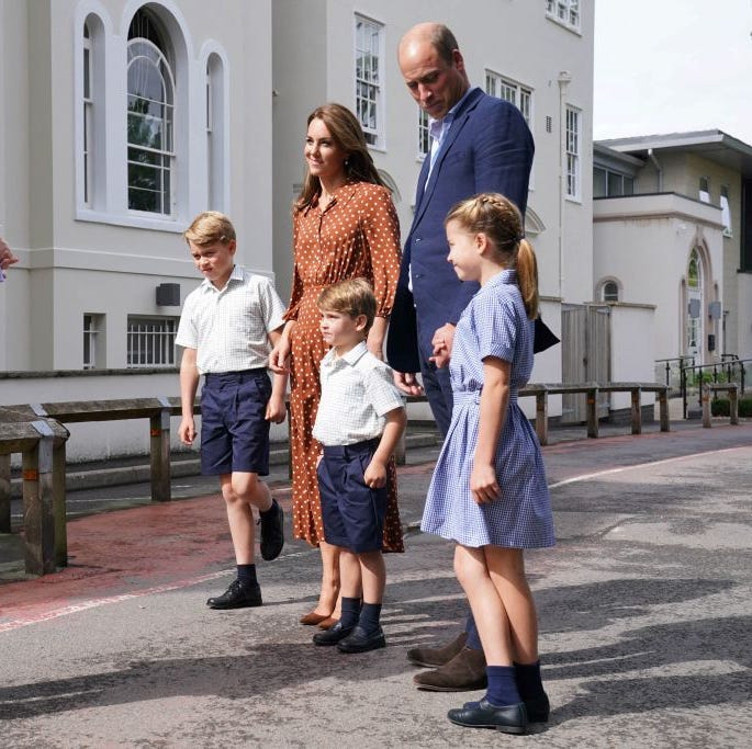 Học phí "khủng" của 3 con nhà William - Kate: 2,6 tỷ đồng mỗi năm liệu có xứng đáng?- Ảnh 1.