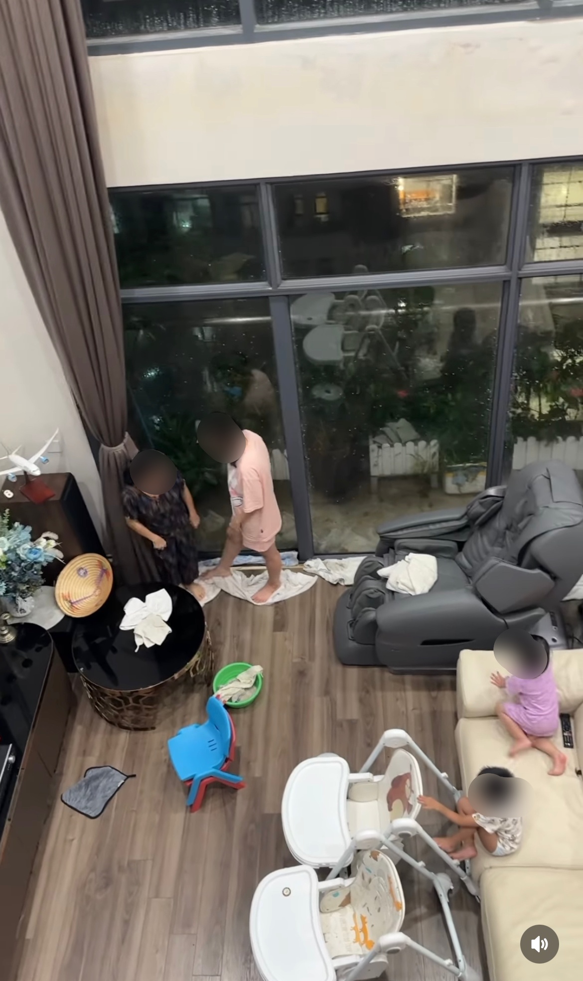 Nam diễn viên quen mặt sốc khi bão Yagi cuốn phăng mái nhà, penthouse của BTV Tố Quyên “gặp nạn” chưa từng có- Ảnh 6.