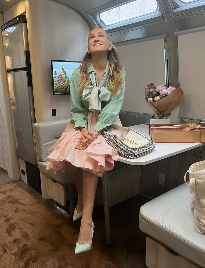 Nữ ch&iacute;nh phim "Sex and the city" mảnh mai đ&aacute;ng ghen tị ở tuổi 59, c&oacute; 1 quy tắc ăn tối đ&aacute;ng học hỏi- Ảnh 7.