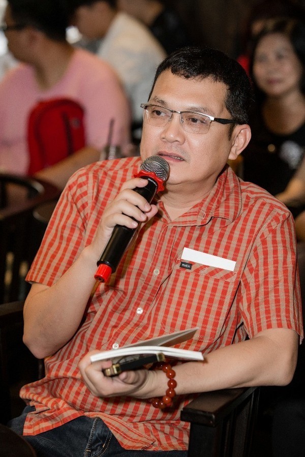 Nam NSƯT nổi tiếng: "Lúc đó, những gì dơ bẩn nhất ngoài đường đều đổ vào nhà tôi"- Ảnh 1. Nam NSƯT nổi tiếng: "Lúc đó, những gì dơ bẩn nhất ngoài đường đều đổ vào nhà tôi"- Ảnh 1.