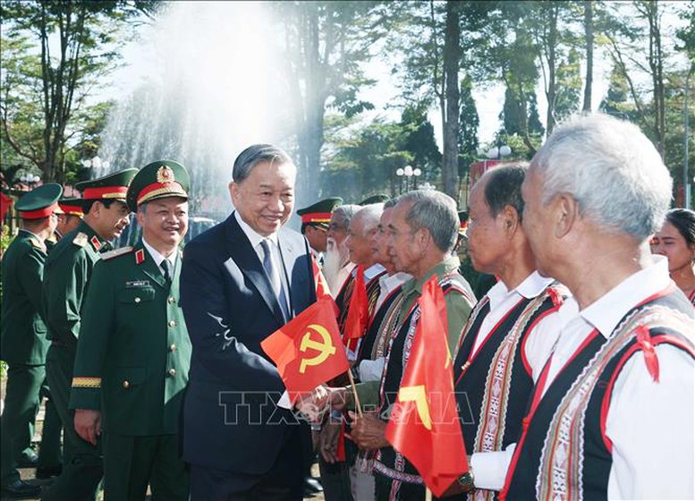 Tổng Bí thư Tô Lâm thăm cán bộ, chiến sĩ Quân đoàn 34 và Binh đoàn 15 tại Gia Lai- Ảnh 5.