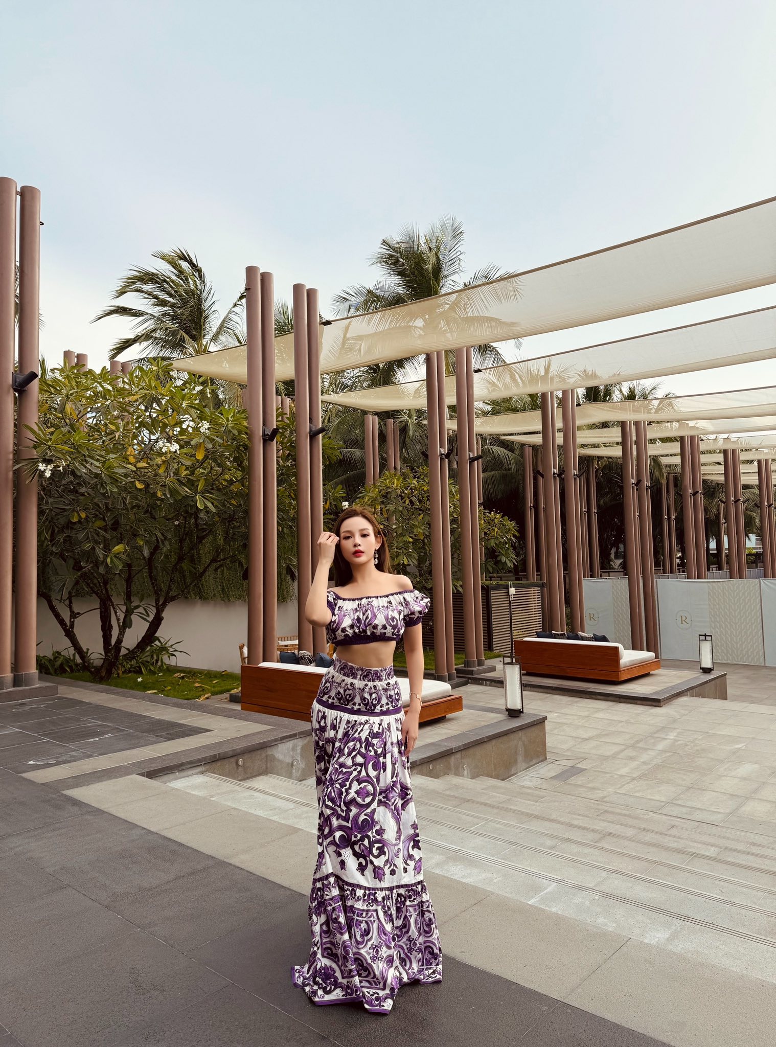 Chi 60 triệu mua loạt váy na ná, Huyền Baby vẫn được khen mặc đẹp "đỉnh của chóp"- Ảnh 3.