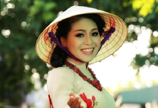 Nữ ca sĩ nhạc đỏ có học vị tiến sĩ, thừa tiền mua nhà chục tỷ nhưng vẫn ở chung cư Hà Nội- Ảnh 1.