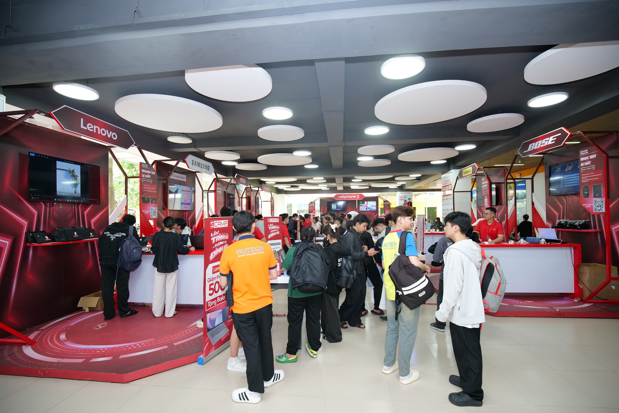 Chuỗi hoạt động S-Camp 2025 diễn ra tại gần 30 trường Đại học, nhiều hoạt động trải nghiệm A.I mới mẻ- Ảnh 1.