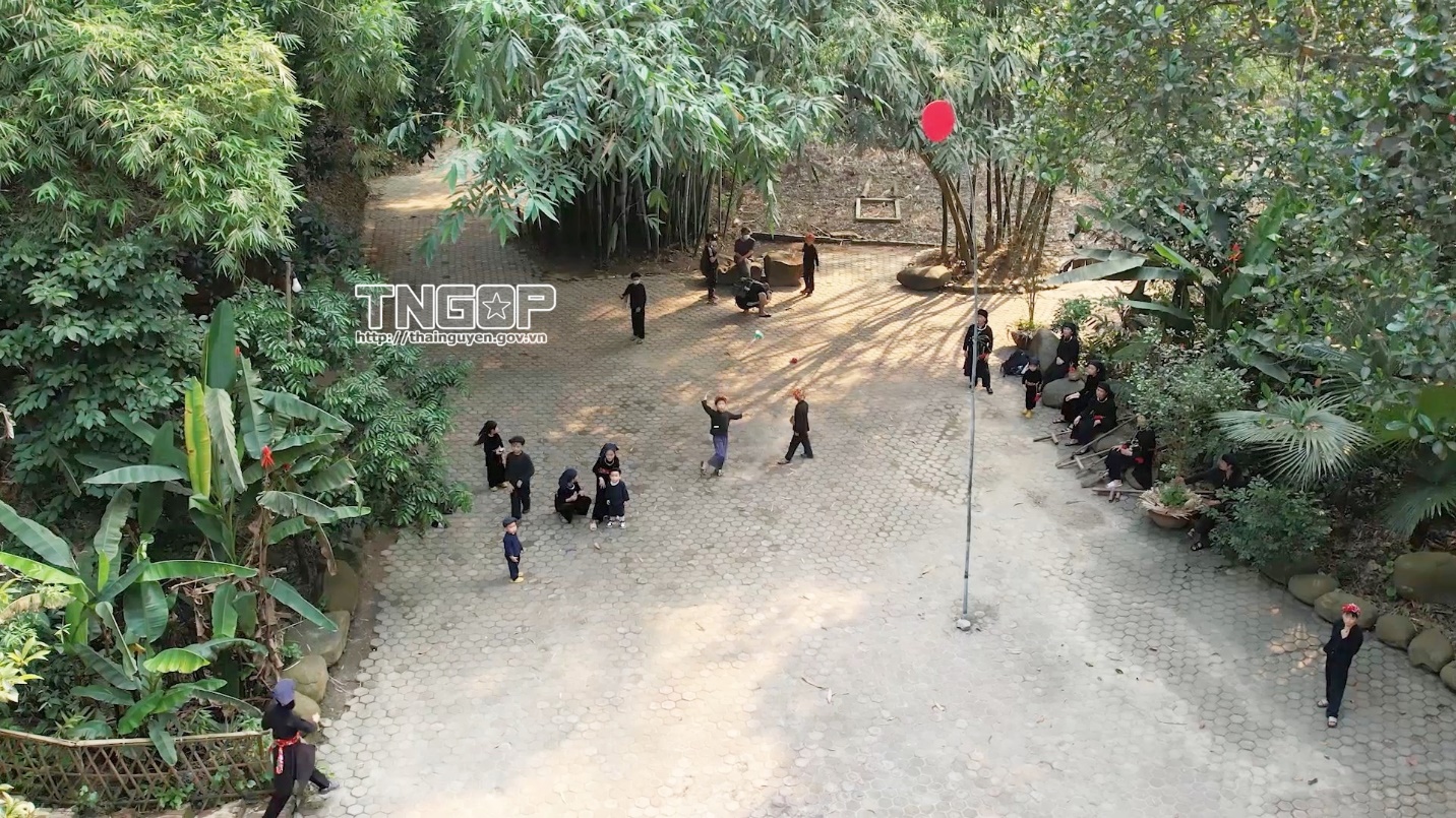 Thái Nguyên nâng tầm sản phẩm, chinh phục OCOP- Ảnh 2. https://thainguyen.gov.vn/documents/130212/23923758/TN+nang+1.jpg/d75c0ac2-cf37-4364-9efb-9b5d892c5da4?t=1758855303294