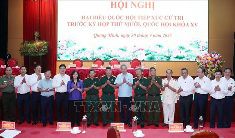 Tổng Bí thư Tô Lâm tiếp xúc cử tri 9 xã (Hà Nội) trước Kỳ họp thứ 10, Quốc hội khóa XV- Ảnh 4.
