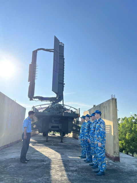 Trạm ra đa 69: Làm theo lời Bác, vững vàng nơi đầu sóng- Ảnh 4. Trạm ra đa 69: Làm theo lời Bác, vững vàng nơi đầu sóng- Ảnh 4.