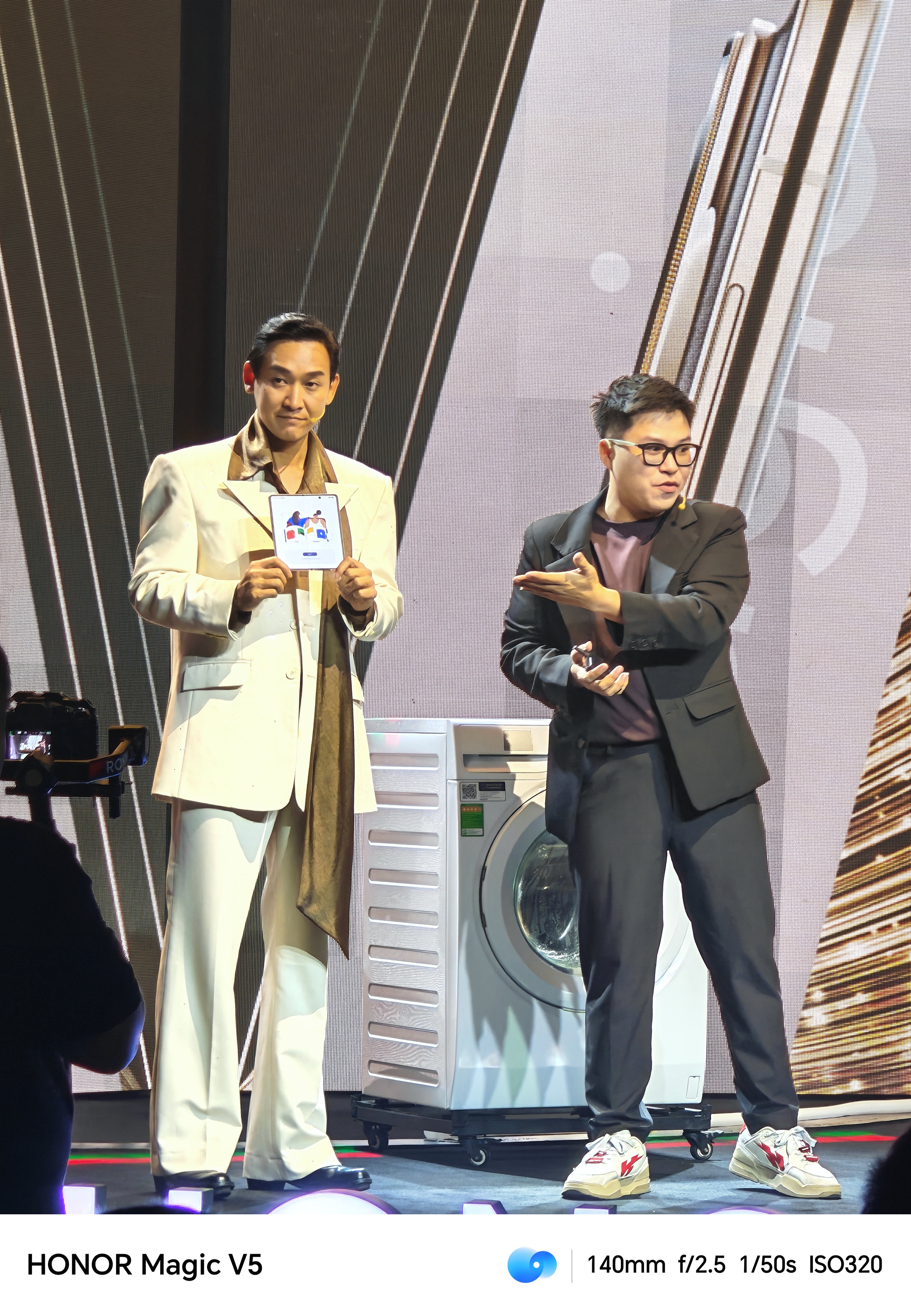 Honor Magic V5 Chính Thức Ra Mắt: Mỏng Đẹp Thôi Là Chưa Đủ, Honor Magic V5 Chính Thức Ra Mắt: Mỏng Đẹp Thôi Là Chưa Đủ,