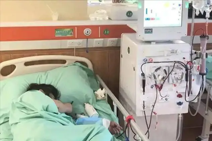 Người đàn ông 35 tuổi với các dấu hiệu suy thận và lão hóa sớm do lối sống không lành mạnh
