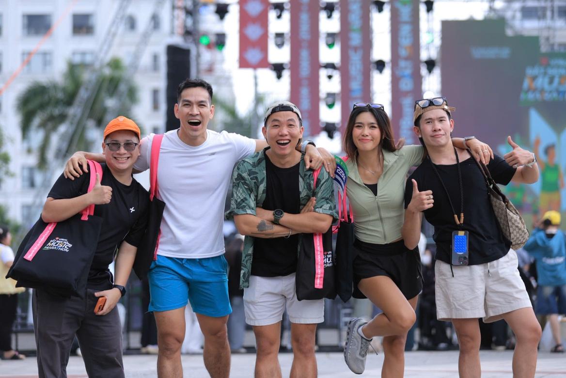 Dàn trai xinh gái đẹp nô nức “check-in” tại VPBank Đất Sen Hồng Music Marathon 2025- Ảnh 1. Dàn trai xinh gái đẹp nô nức “check-in” tại VPBank Đất Sen Hồng Music Marathon 2025- Ảnh 1.