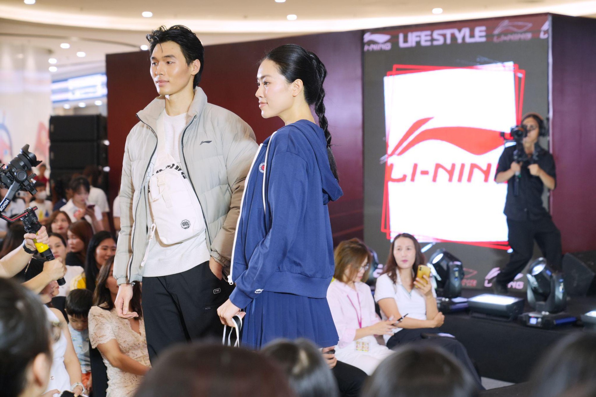 Isaac xuất hiện bùng nổ trong đêm Fashion Show - khi thời trang, thể thao và âm nhạc hòa chung nhịp thở- Ảnh 4. Isaac xuất hiện bùng nổ trong đêm Fashion Show - khi thời trang, thể thao và âm nhạc hòa chung nhịp thở- Ảnh 4.
