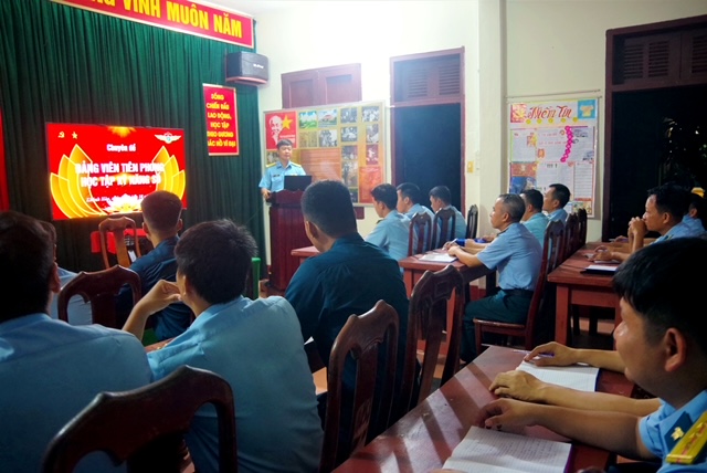 Sôi nổi Ngày Chuyển đổi số quốc gia ở Sư đoàn 377- Ảnh 2. Sôi nổi Ngày Chuyển đổi số quốc gia ở Sư đoàn 377- Ảnh 2.