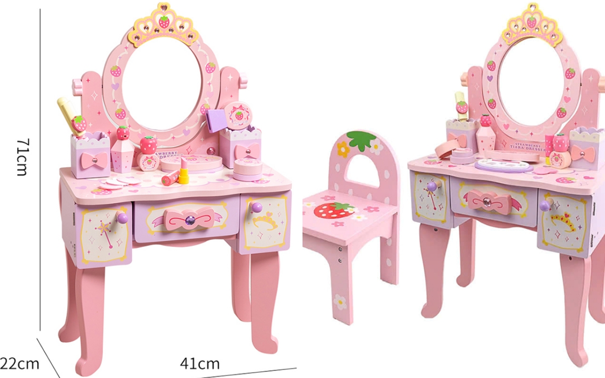 Con gái Đông Nhi hơn 1 tuổi đã "mê phấn son", có riêng bàn makeup xinh như công chúa- Ảnh 4. Con gái Đông Nhi hơn 1 tuổi đã "mê phấn son", có riêng bàn makeup xinh như công chúa- Ảnh 4.