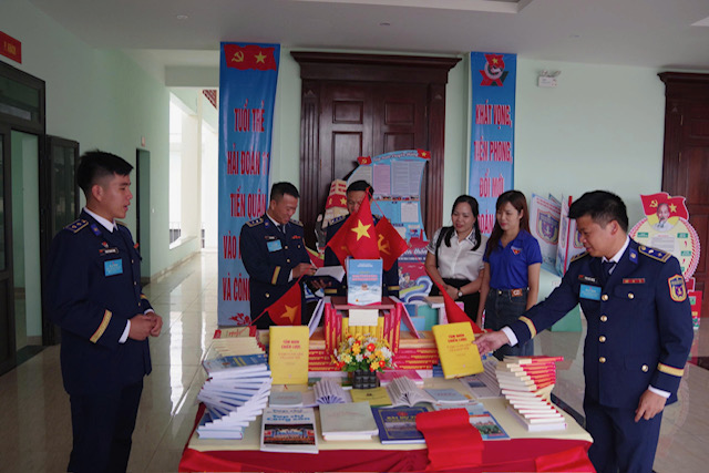 Tuổi trẻ Hải đoàn 11 Cảnh sát biển: Tiên phong, gương mẫu, đoàn kết, sáng tạo, quyết thắng- Ảnh 3. Tuổi trẻ Hải đoàn 11 Cảnh sát biển: Tiên phong, gương mẫu, đoàn kết, sáng tạo, quyết thắng- Ảnh 3.