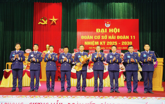 Tuổi trẻ Hải đoàn 11 Cảnh sát biển: Tiên phong, gương mẫu, đoàn kết, sáng tạo, quyết thắng- Ảnh 5. Tuổi trẻ Hải đoàn 11 Cảnh sát biển: Tiên phong, gương mẫu, đoàn kết, sáng tạo, quyết thắng- Ảnh 5.