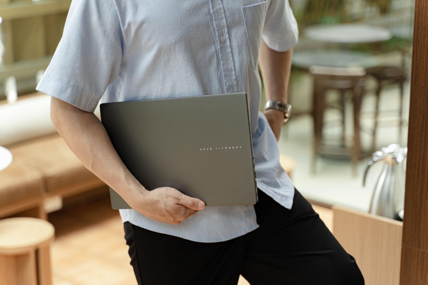 Chiếc laptop giúp Gen Z “nhẹ gánh” deadline, đồ án và cả giải trí- Ảnh 1.