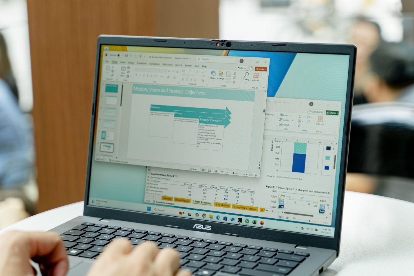 Chiếc laptop giúp Gen Z “nhẹ gánh” deadline, đồ án và cả giải trí- Ảnh 2.